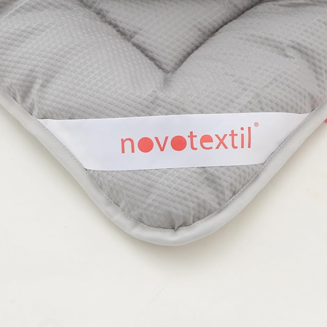 Novotextil- Couette bicolore.  microfibre. Densité 350gr/m2 Gris